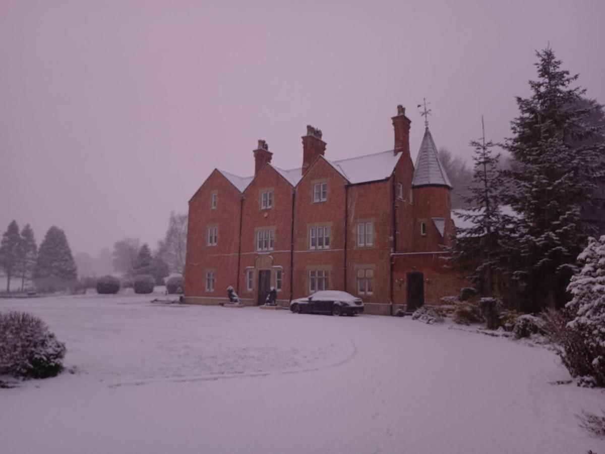 The West Wing At Eriviat Hall Hot Tub Henllan  Exterior foto